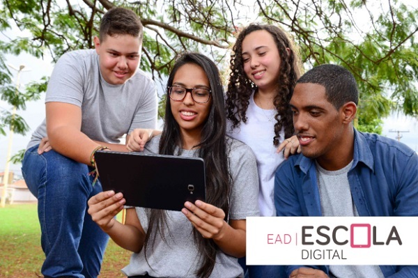O curso Escola Digital - tecnologias e currículo auxilia no ensino à distância e na inovação educativa